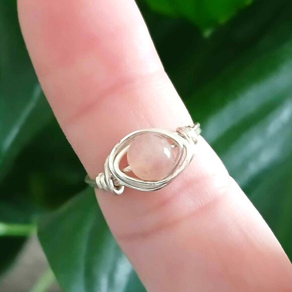 Strawberry Quartz Crystal Wire Wrapped Ring, Silver Size 7 Boho Dainty Gemstone - Picture 1 of 2